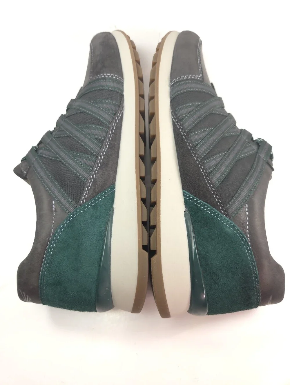 Dansko Gabi Charcoal Gray Leather Lace‑Up Sneakers w/ Emerald Accents Sz 9.5